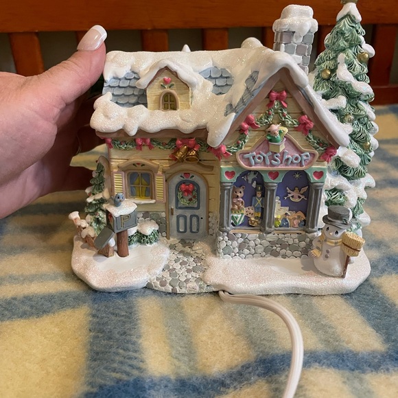 Precious Moments Holiday Hawthorne Village Set of 3! 2002 - Picture 6 of 16